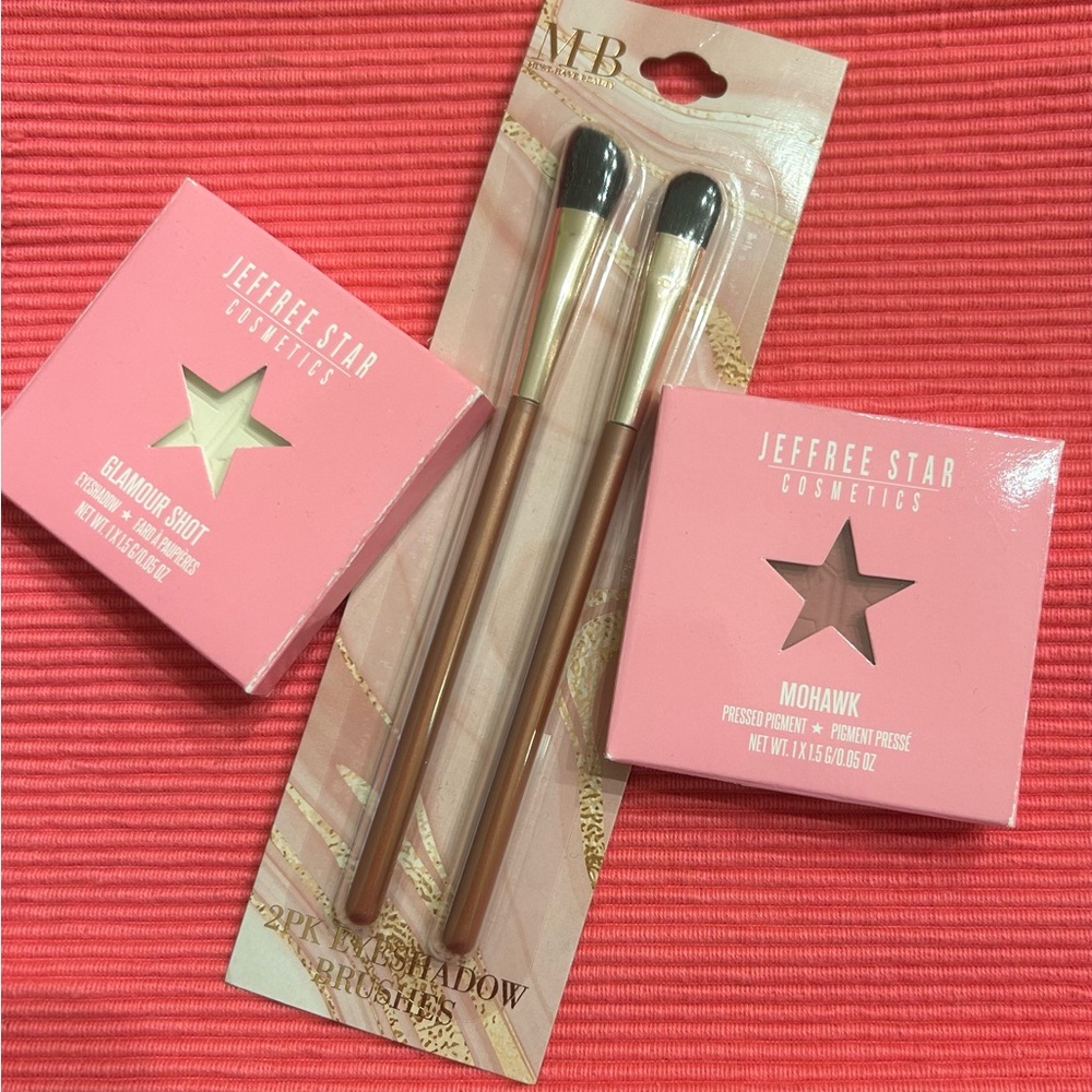 BUNDLE~ NIB Jeffree Star Artistry Single Eyeshadow in Glamour Shot and Mohawk.